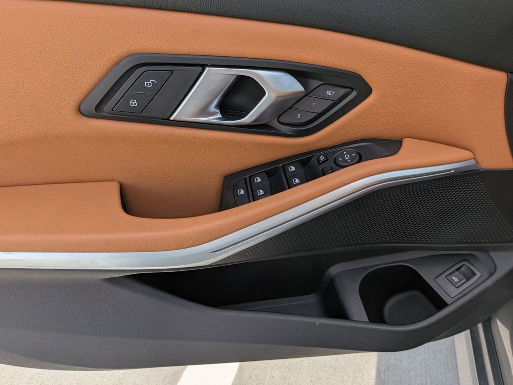 Used 2024 BMW 330i Sedan w/ Premium Package image 11