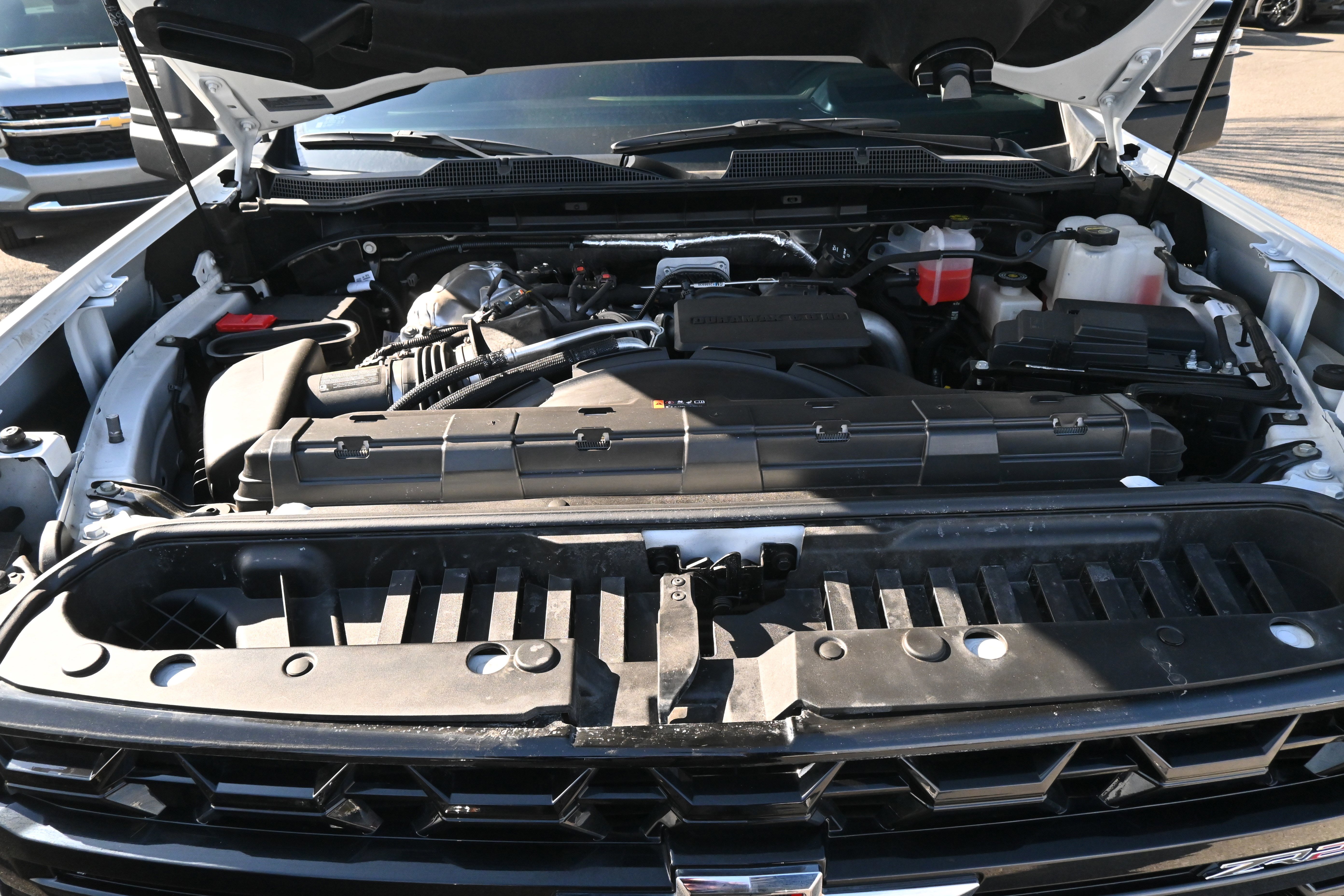 Used 2025 Chevrolet Silverado 2500 ZR2 w/ Technology Package image 25