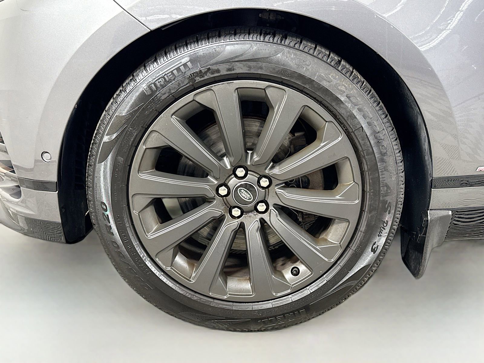 Used 2018 Land Rover Range Rover Velar AWD/4WD image 31