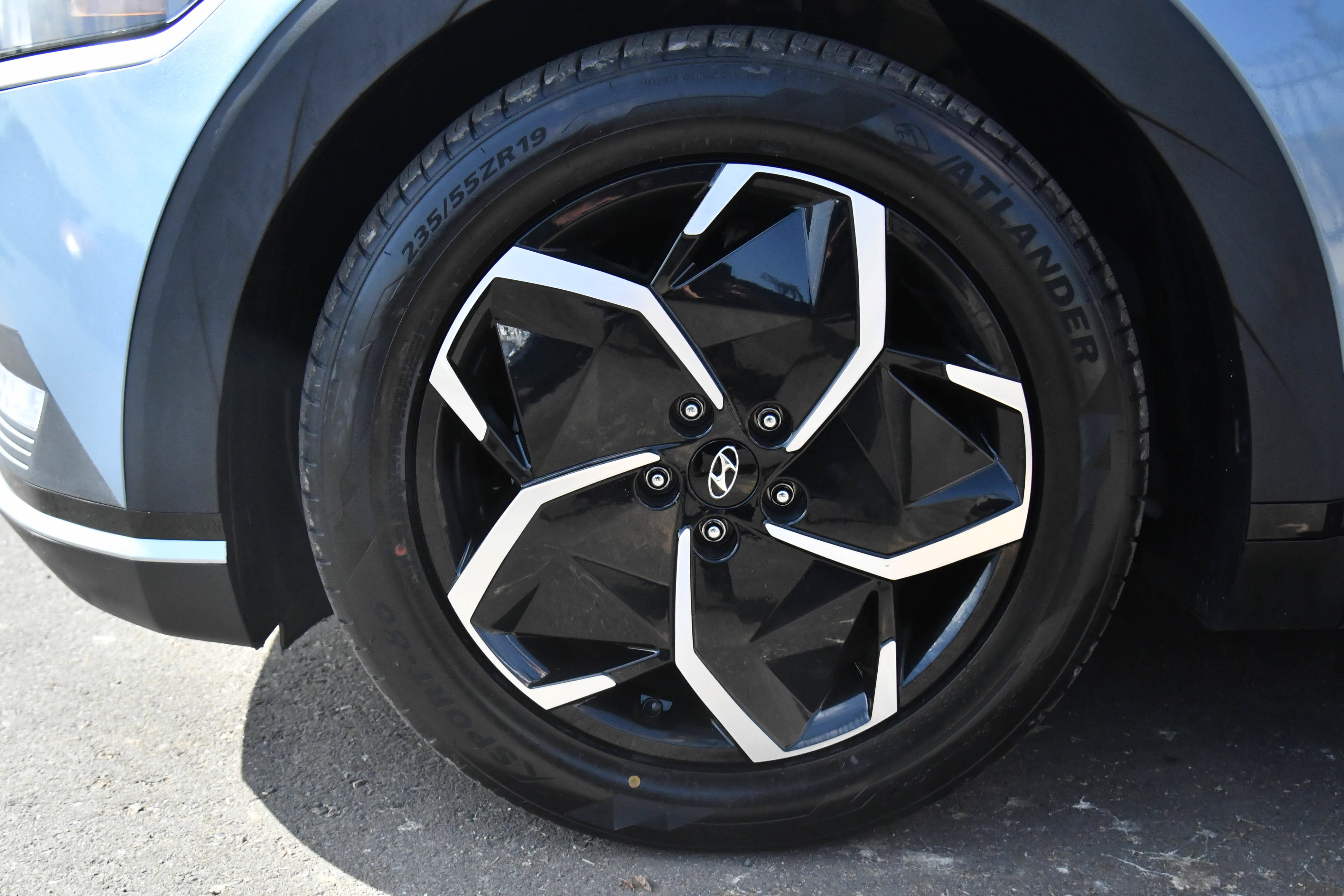 Used 2024 Hyundai Ioniq 5 SE RWD image 12