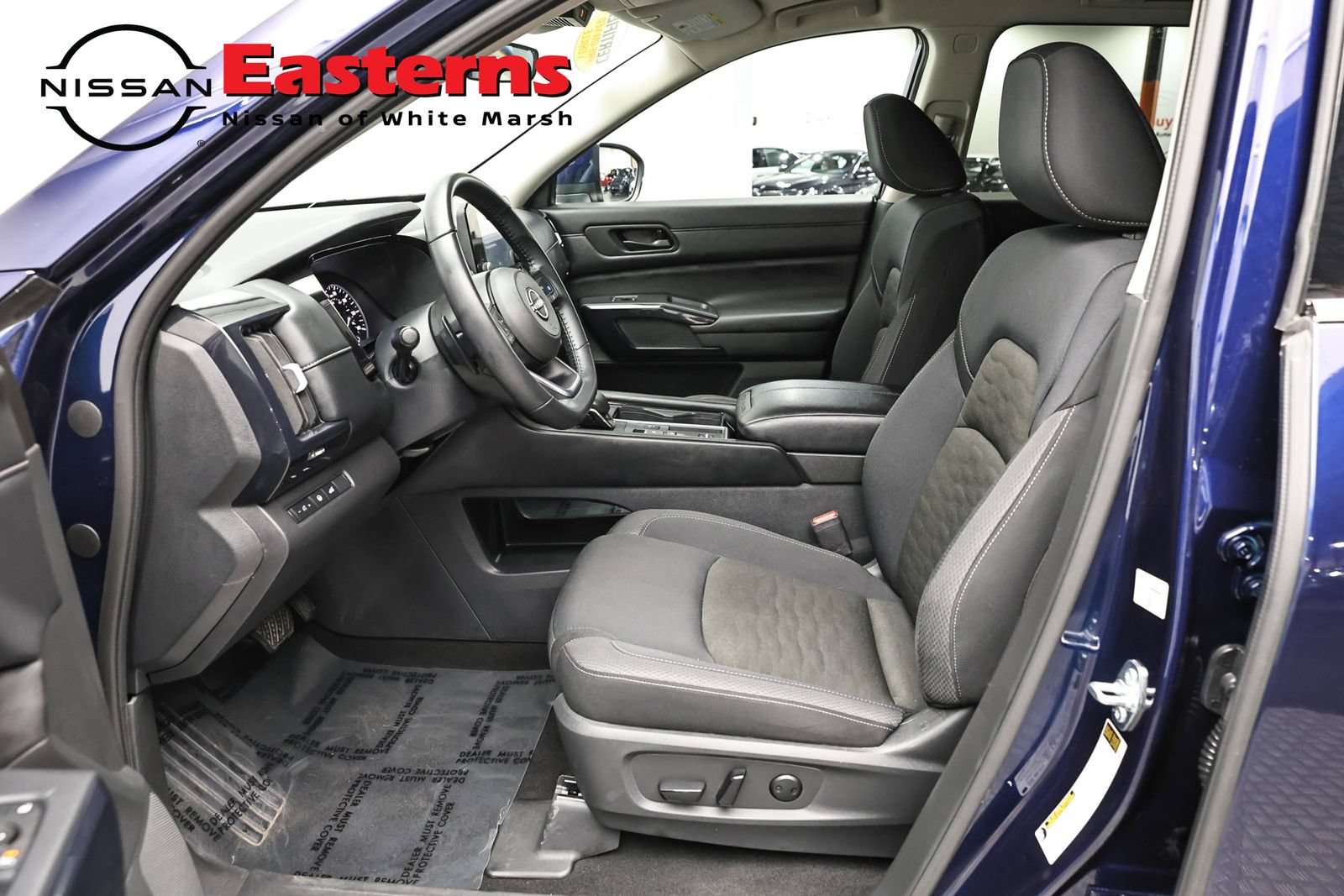 Used 2025 Nissan Pathfinder SV FWD image 14