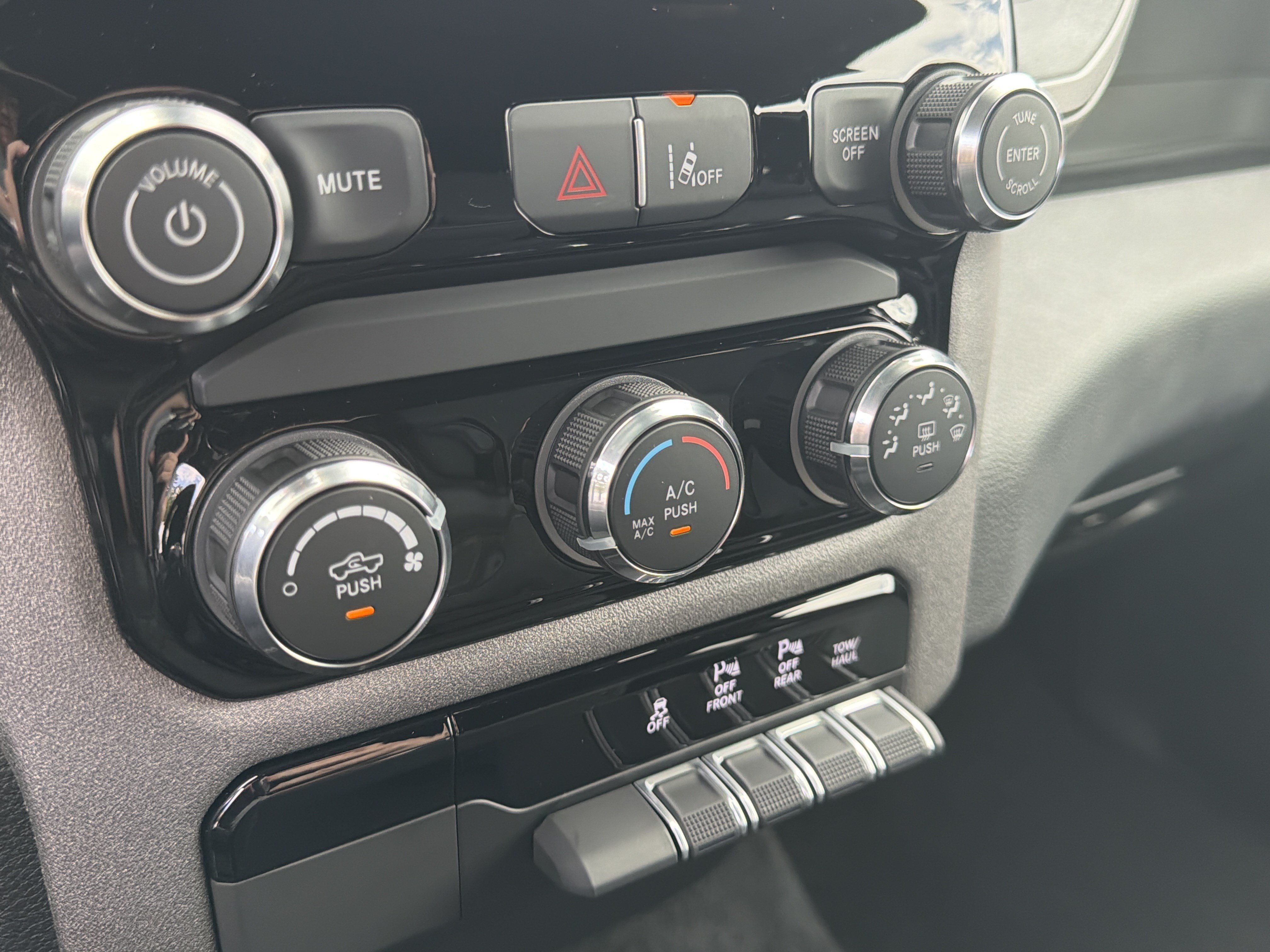 New 2026 RAM 1500 Express RWD image 9