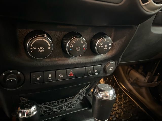 Used 2016 Jeep Wrangler Unlimited Sahara w/ Dual Top Group image 28