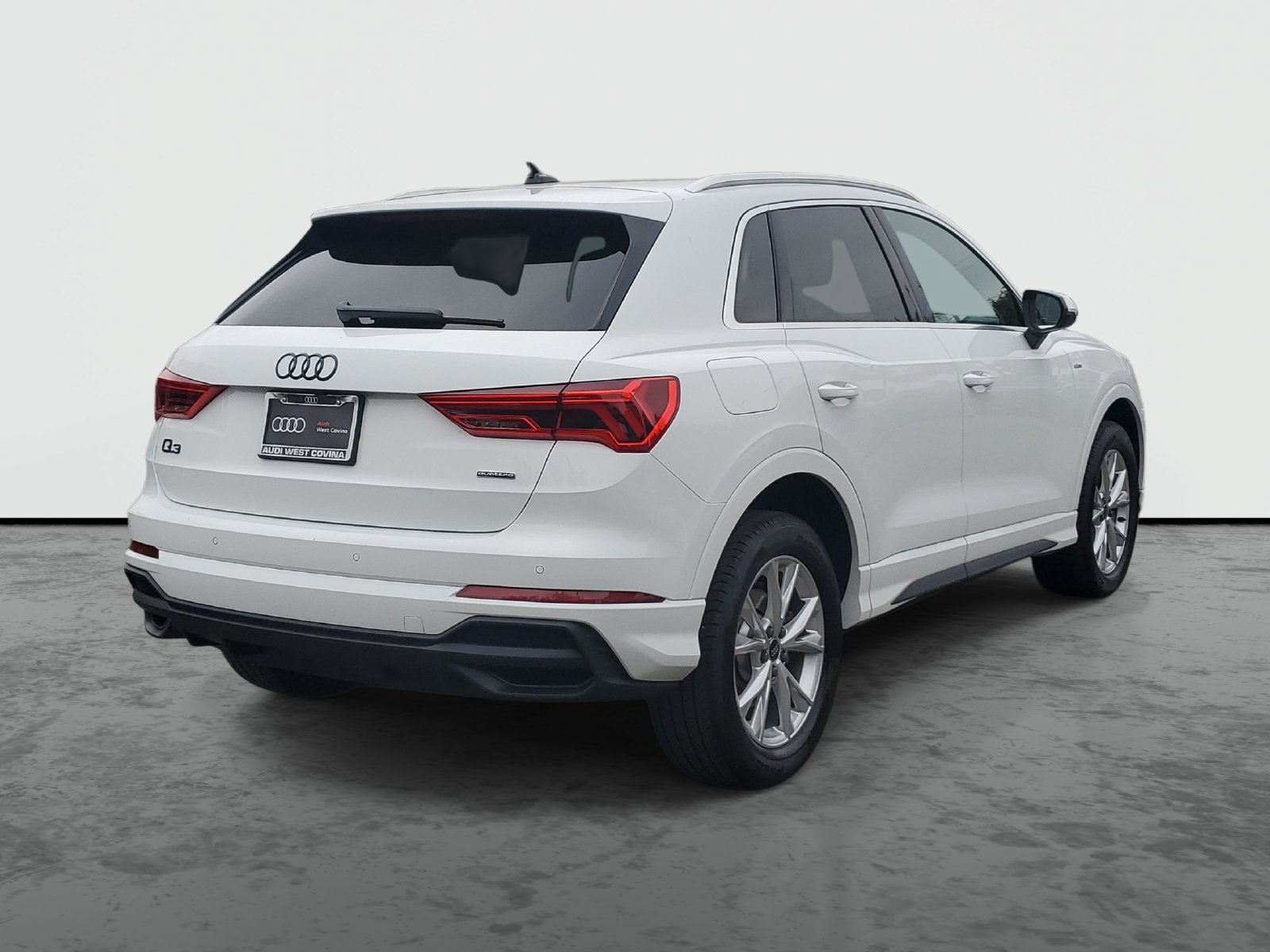 Used 2025 Audi Q3 2.0T Premium Plus w/ Premium Plus Package AWD/4WD image 4