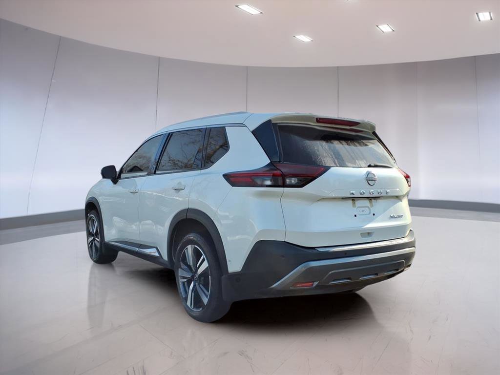 Used 2023 Nissan Rogue SL w/ SL Premium Package image 3