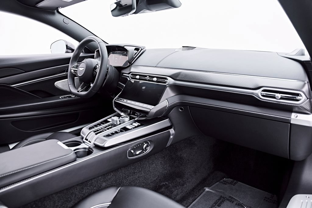 Used 2025 Aston Martin Vanquish RWD image 47