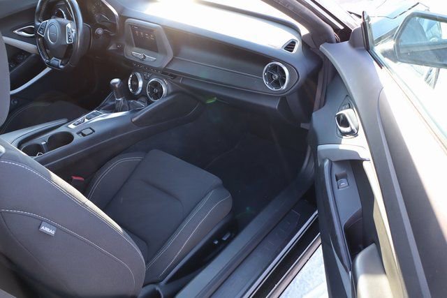 Used 2020 Chevrolet Camaro LT image 36