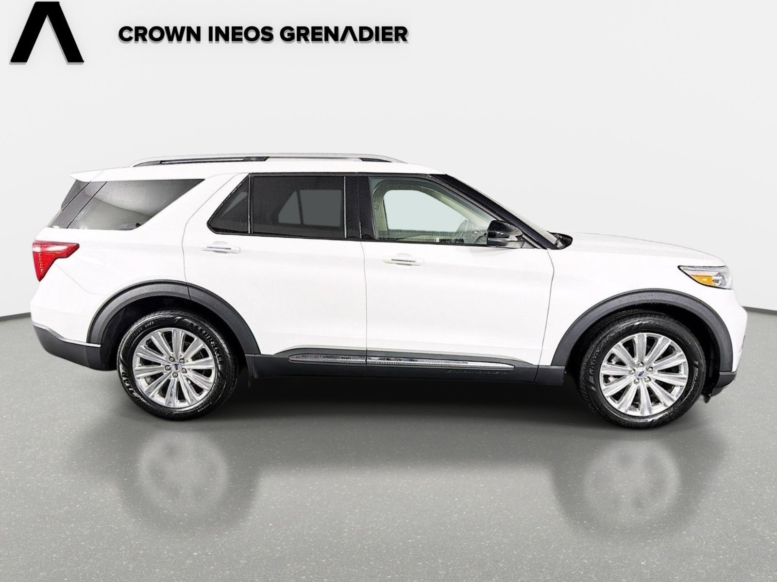 Used 2022 Ford Explorer Limited w/ Equipment Group 301A RWD image 4
