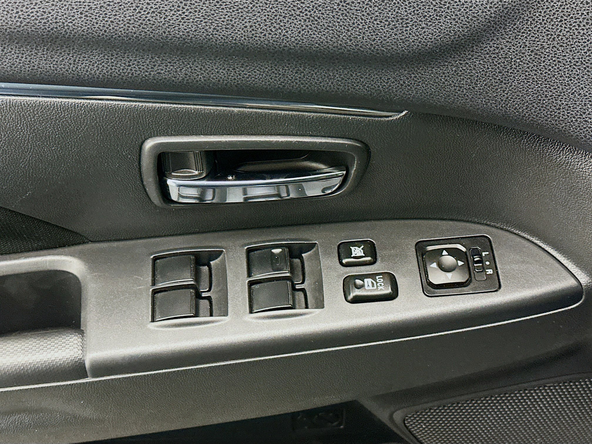 Used 2025 Mitsubishi Outlander Sport ES AWD/4WD image 15