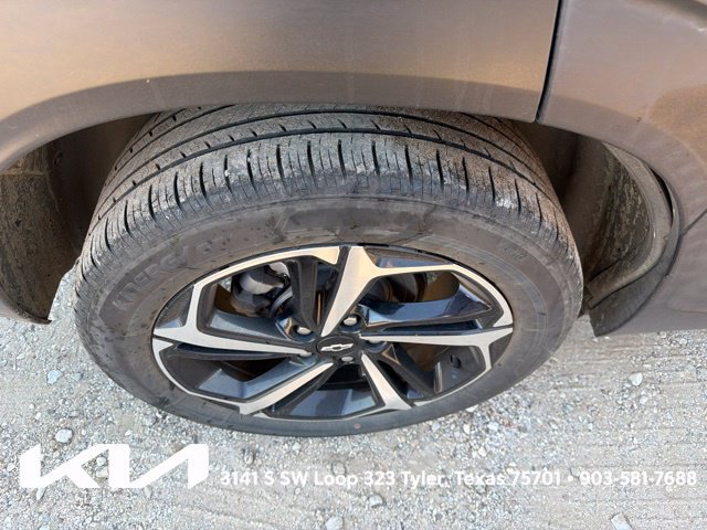 Used 2023 Chevrolet TrailBlazer RS w/ Sun and Liftgate Package FWD image 11