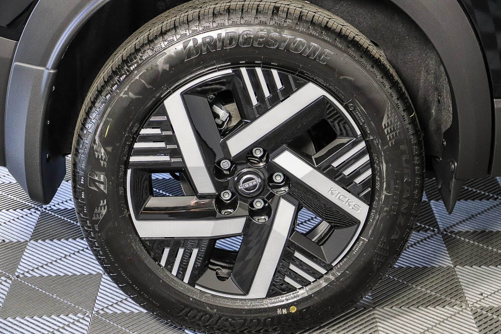New 2027 Nissan Kicks SV FWD image 12