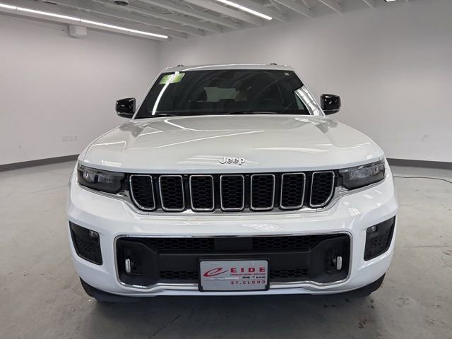 Used 2023 Jeep Grand Cherokee Overland image 3