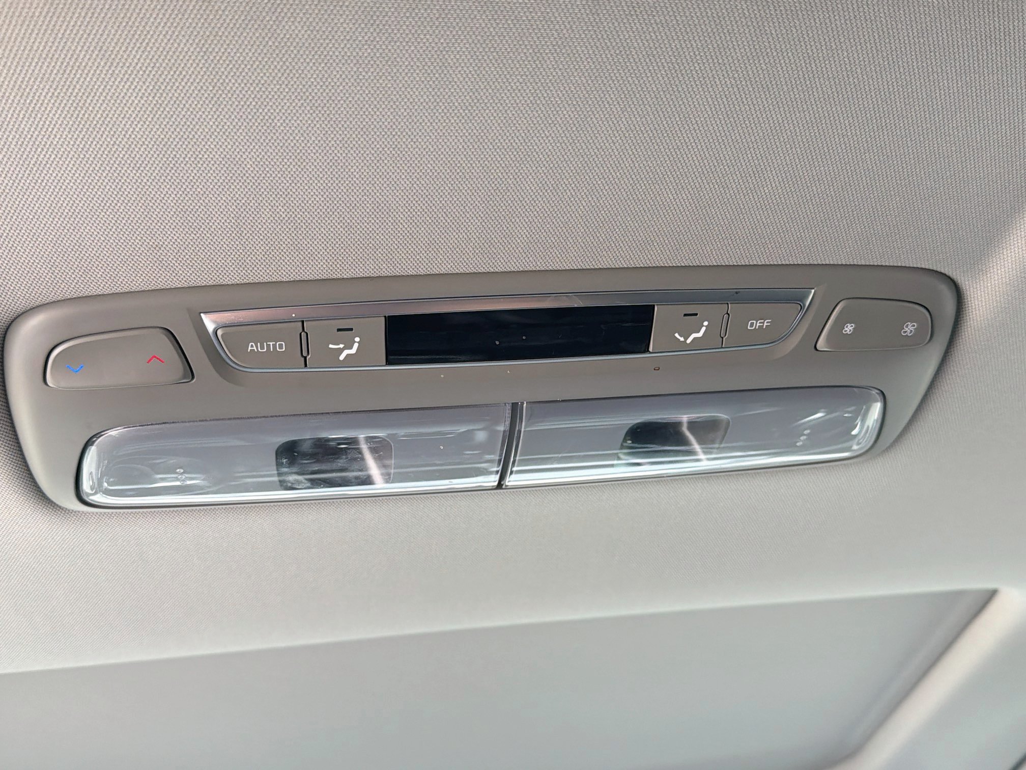 Used 2024 Kia Telluride EX w/ EX Captain's Chair Package FWD image 21