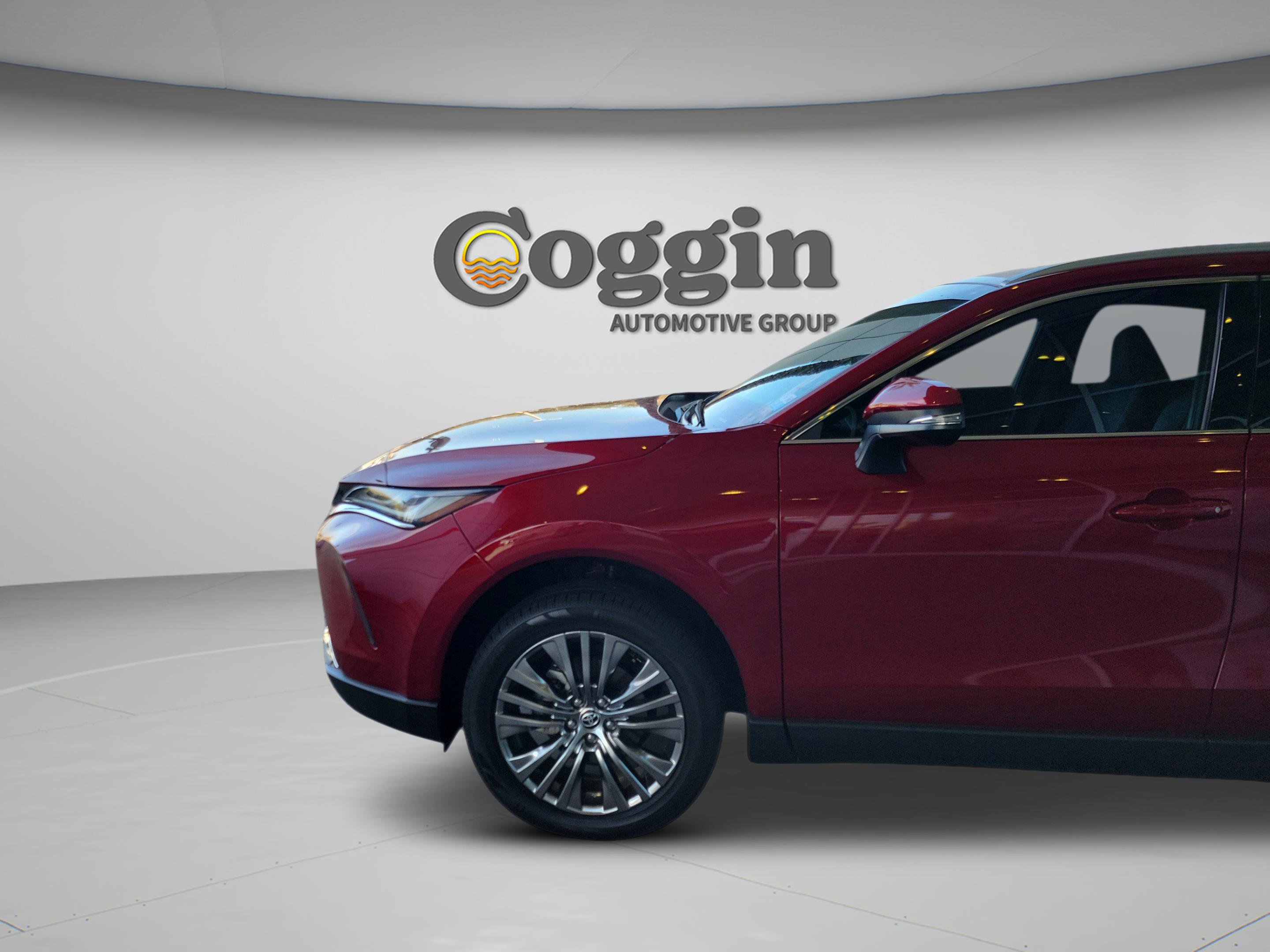 Used 2023 Toyota Venza XLE image 30