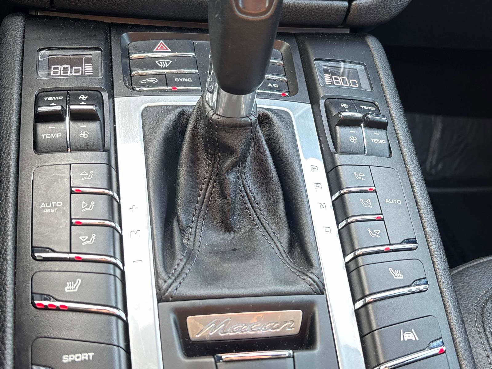Used 2021 Porsche Macan w/ Driver Memory Package AWD/4WD image 23