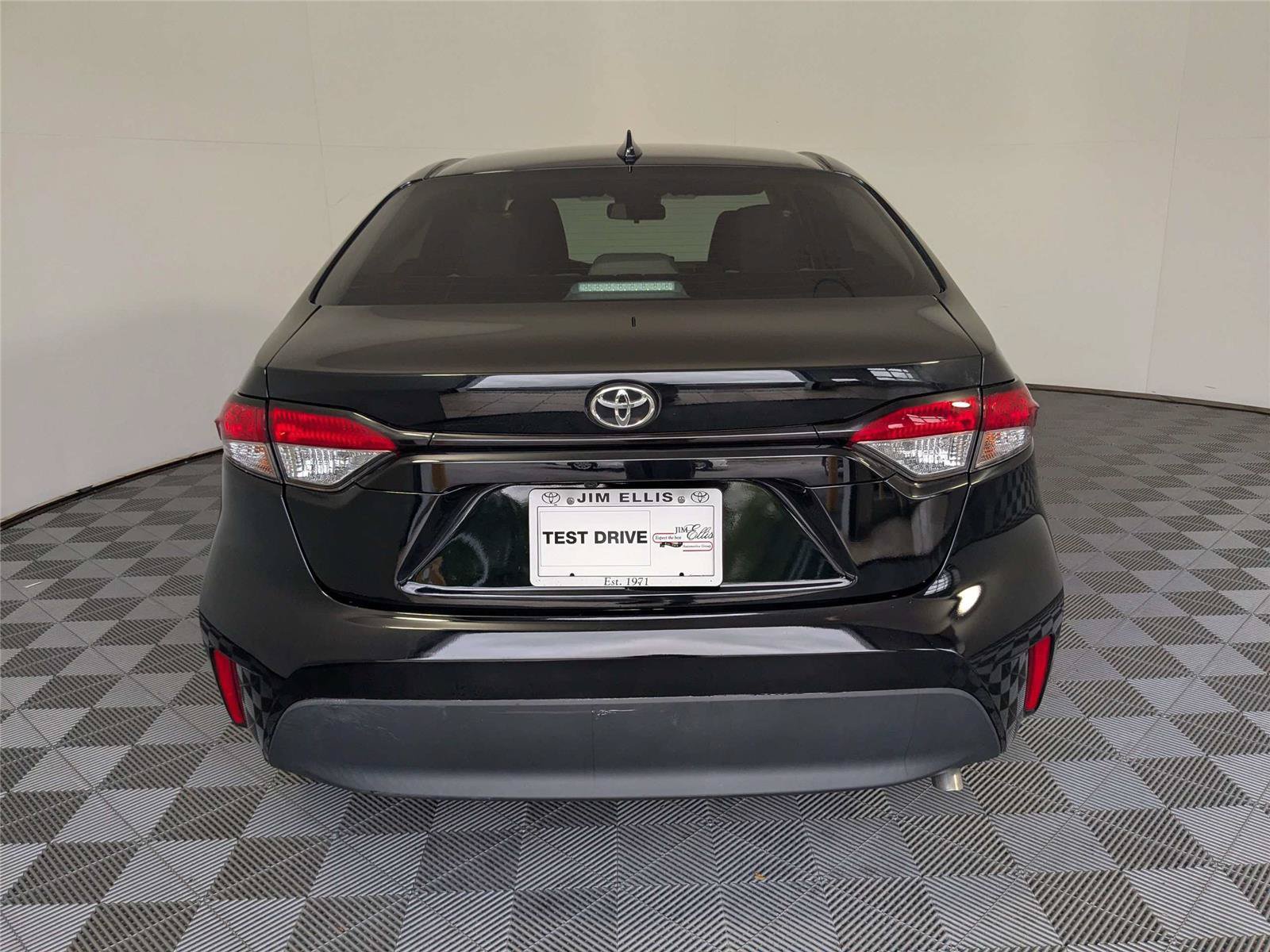 Certified 2023 Toyota Corolla LE FWD image 6