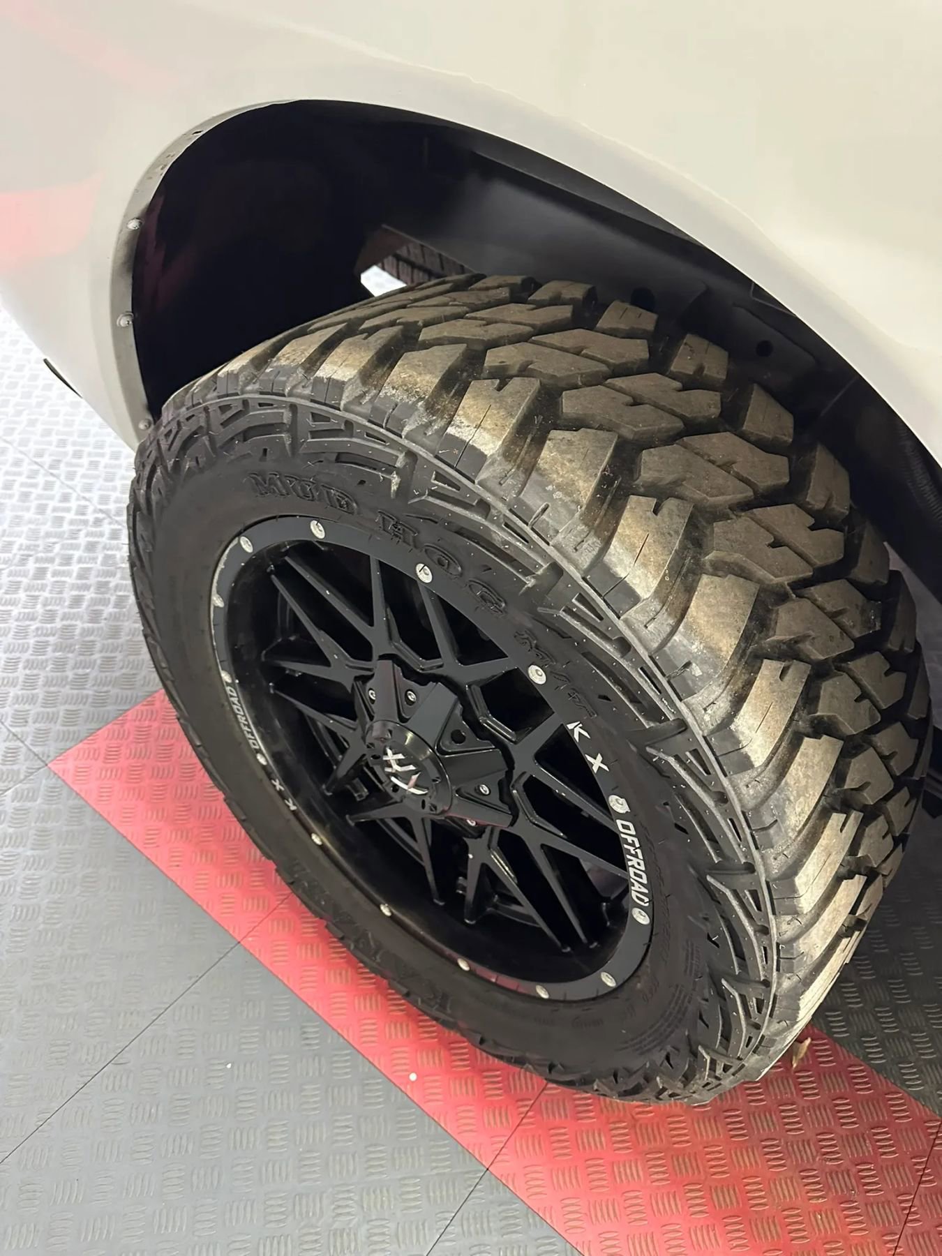 Used 2013 Nissan Titan SV w/ SV Value Truck Pkg image 32