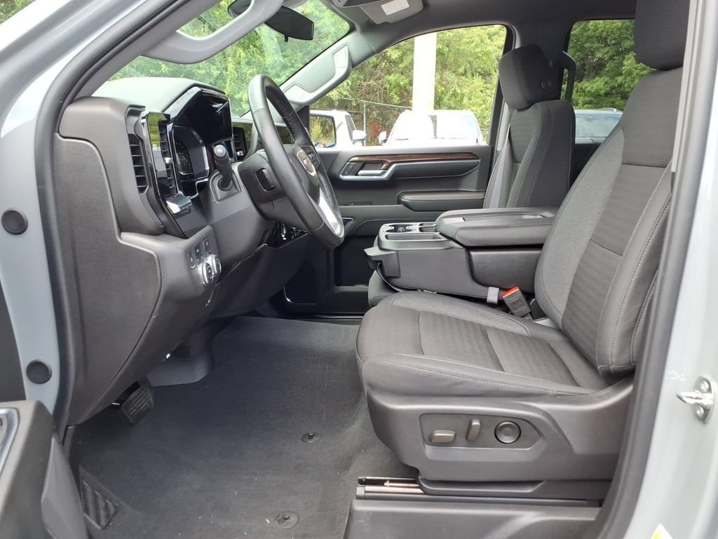 Certified 2024 GMC Sierra 1500 Elevation w/ LPO, Elevation Black Package AWD/4WD image 10
