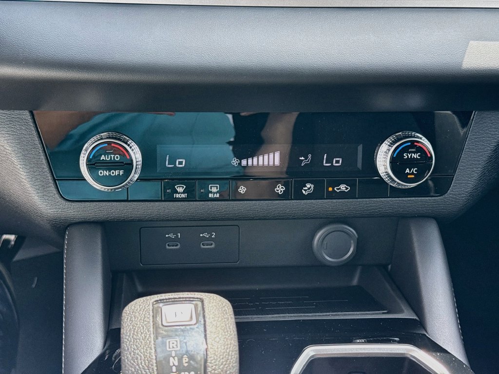 New 2026 Mitsubishi Outlander ES FWD image 16