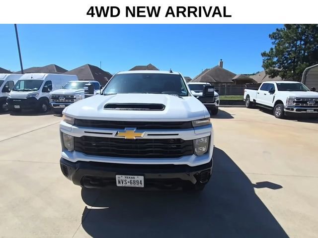 Used 2025 Chevrolet Silverado 2500 Custom w/ Custom Value Package AWD/4WD image 1
