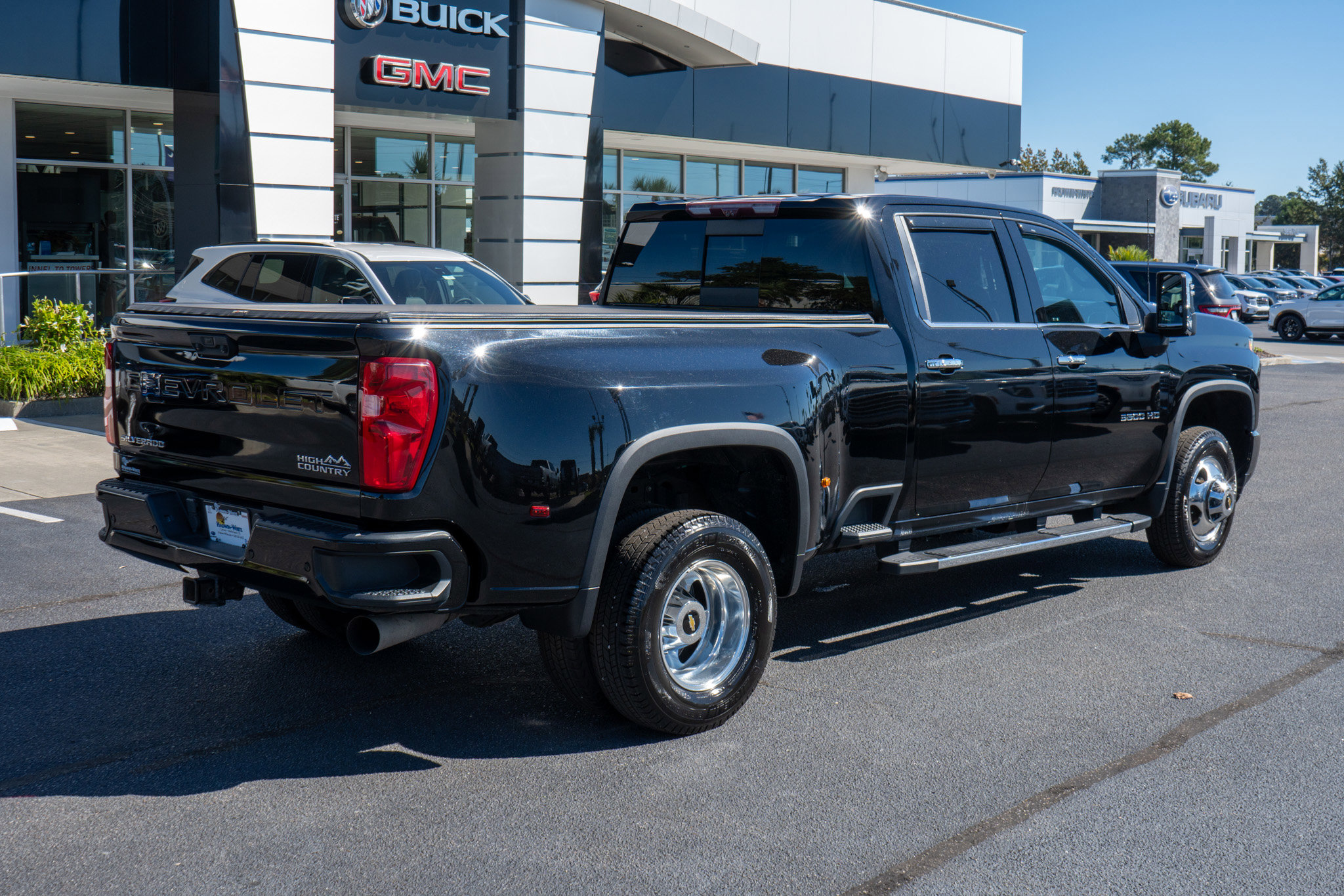 Used 2020 Chevrolet Silverado 3500 High Country image 3