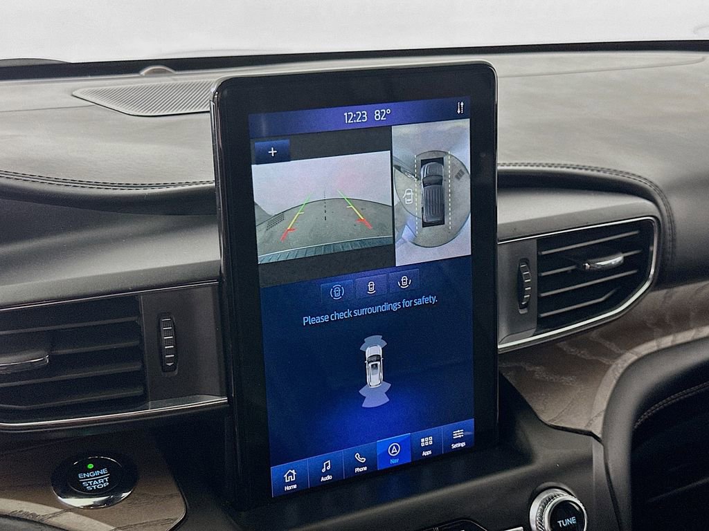 Used 2020 Ford Explorer Platinum w/ Premium Technology Package image 16