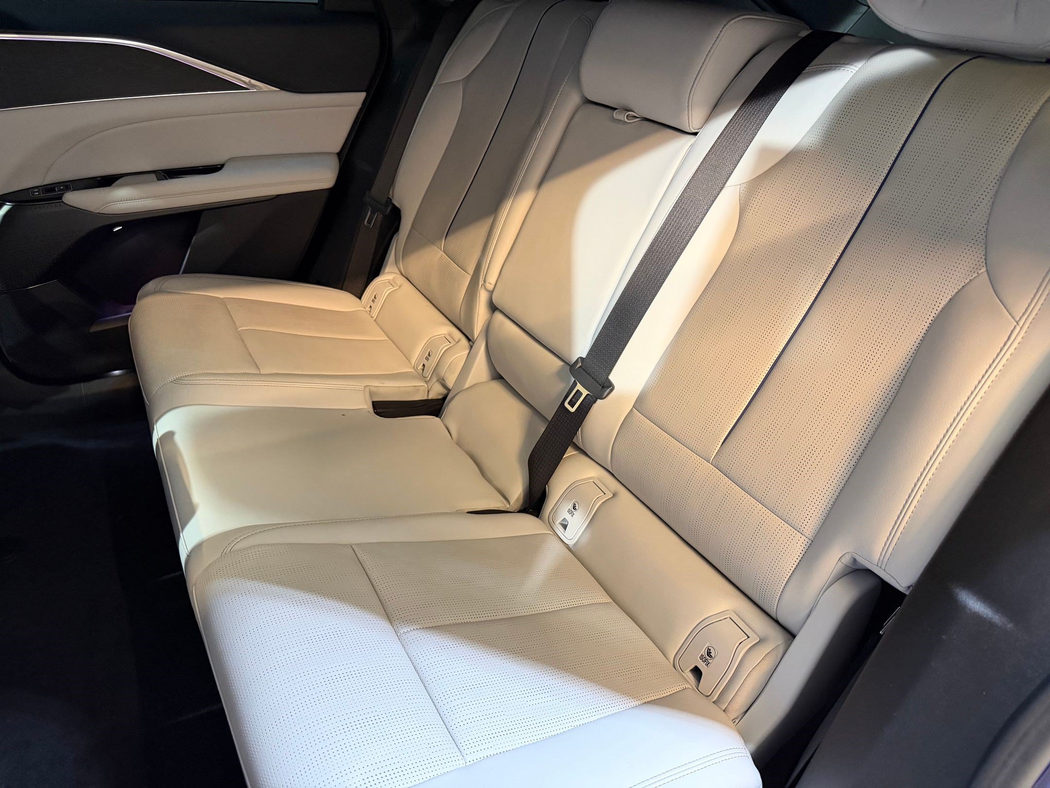 Certified 2024 Cadillac Lyriq Sport RWD image 39
