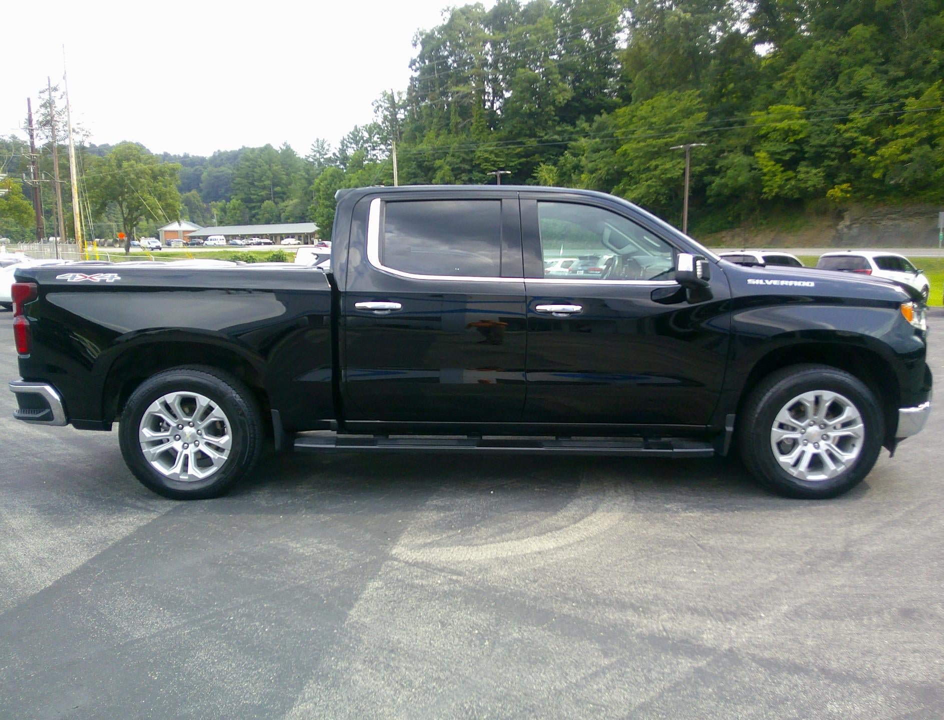Used 2024 Chevrolet Silverado 1500 LTZ w/ LTZ Convenience Package II AWD/4WD image 5