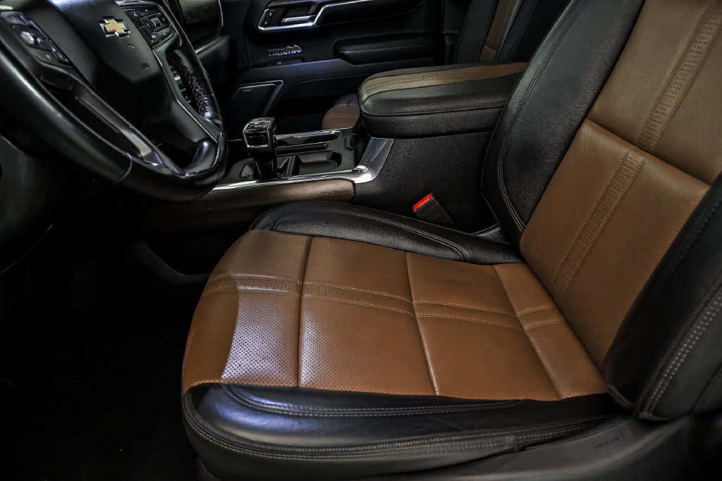Used 2023 Chevrolet Silverado 1500 High Country w/ High Country Premium Package AWD/4WD image 13