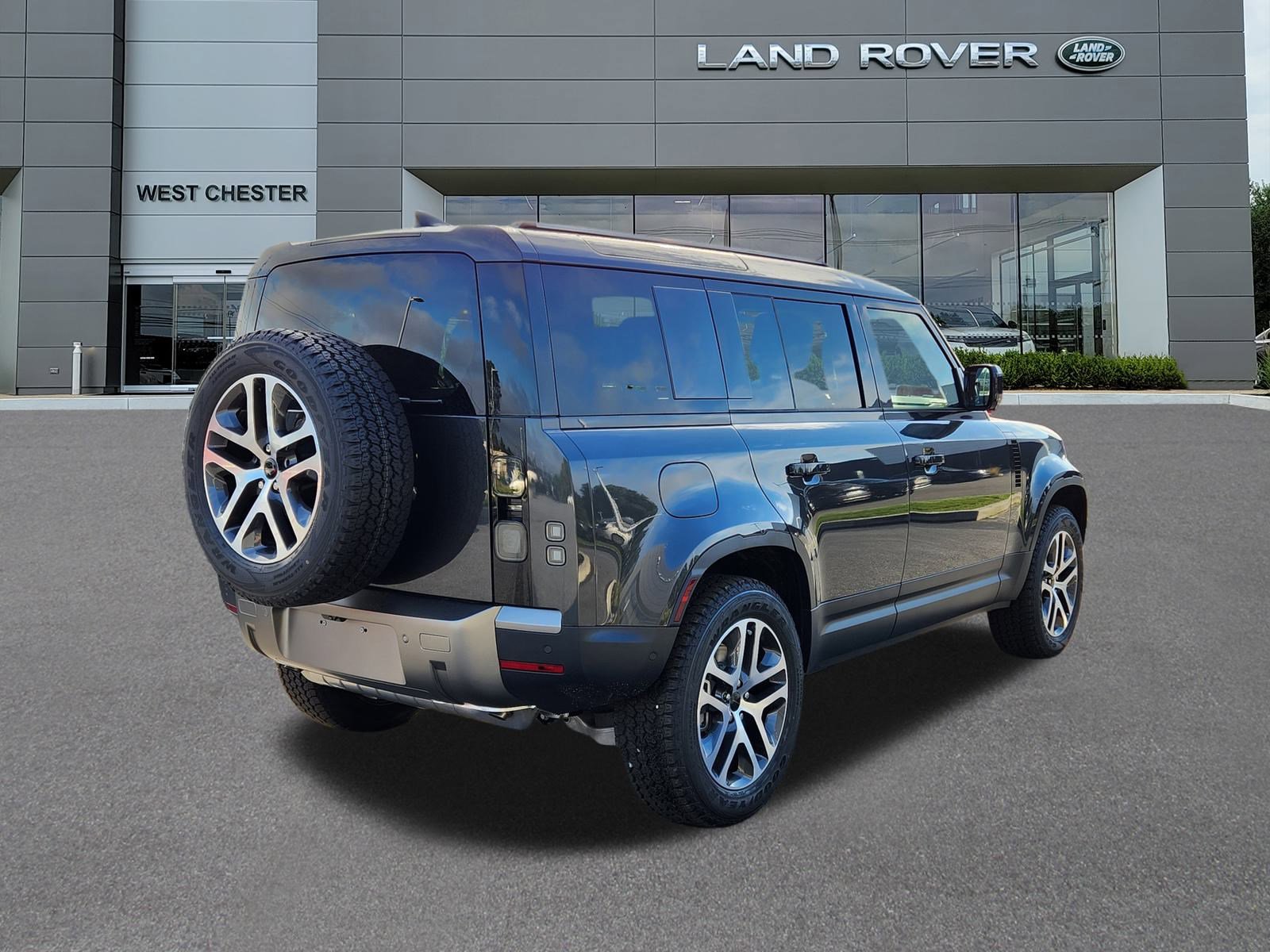 New 2026 Land Rover Defender 110 S image 4