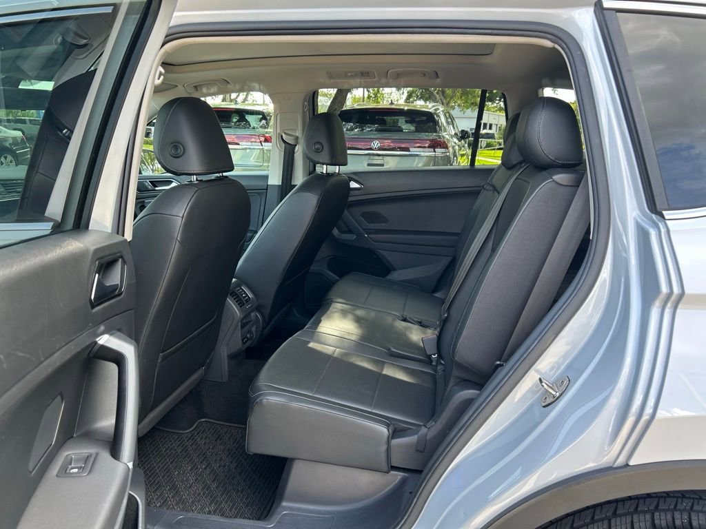 Used 2018 Volkswagen Tiguan SEL w/ 3rd Row Seat Package AWD/4WD image 54