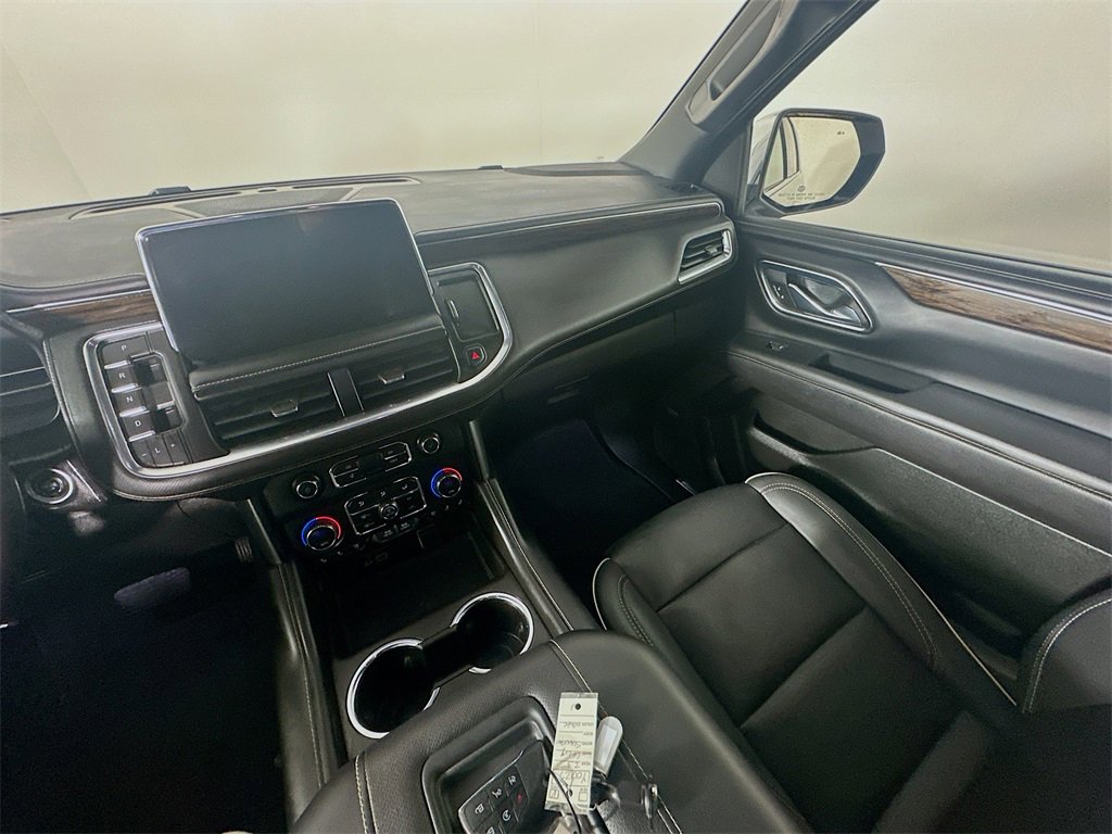 Used 2023 Chevrolet Suburban Premier image 11