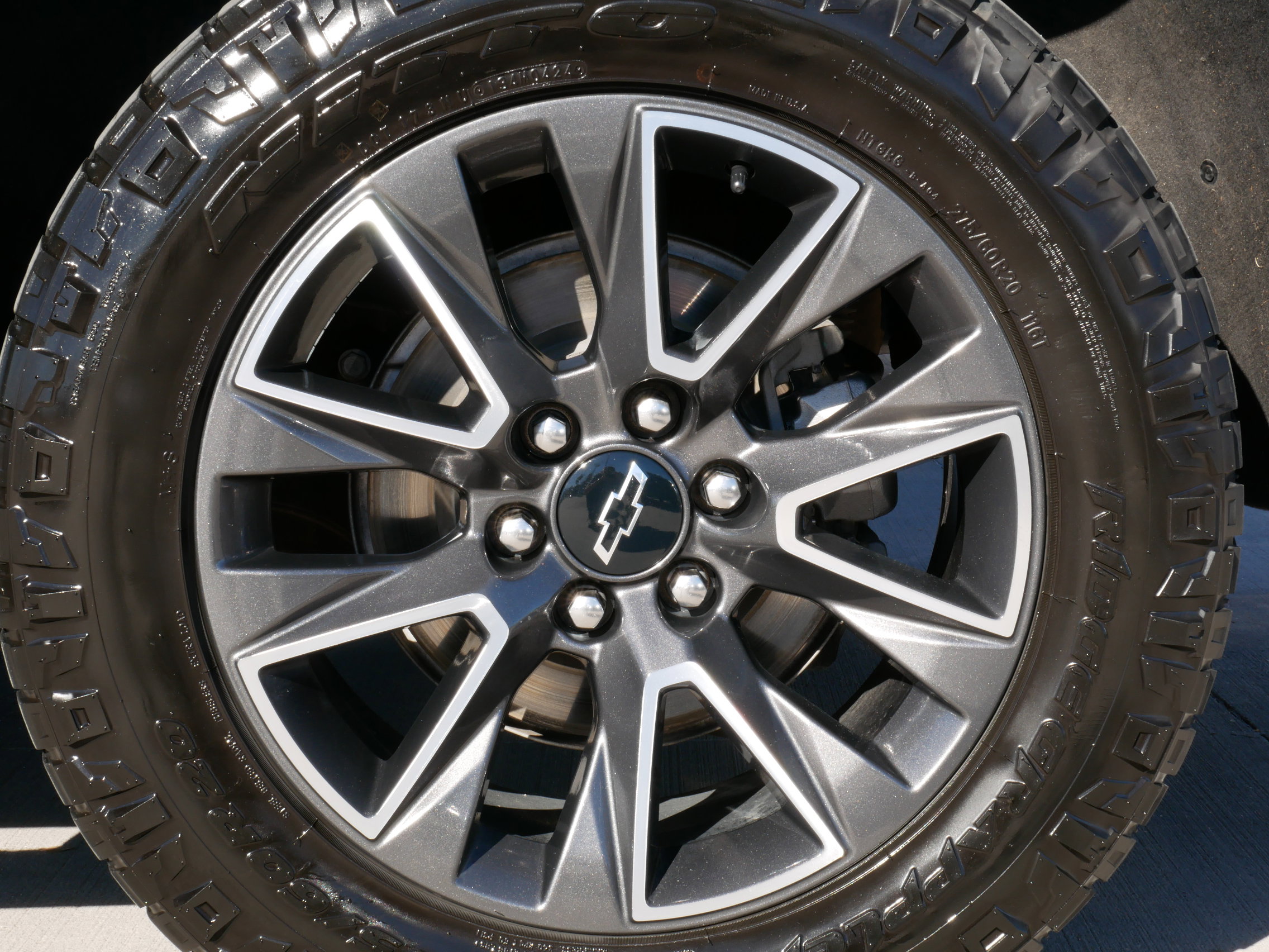 Used 2021 Chevrolet Suburban Z71 w/ Rear Media and Nav Package image 17