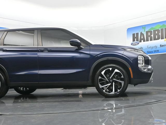 Used 2022 Mitsubishi Outlander SE image 24