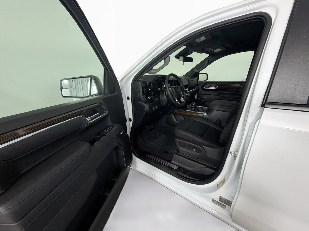 New 2026 Chevrolet Silverado 1500 RST w/ Convenience Package II AWD/4WD image 14