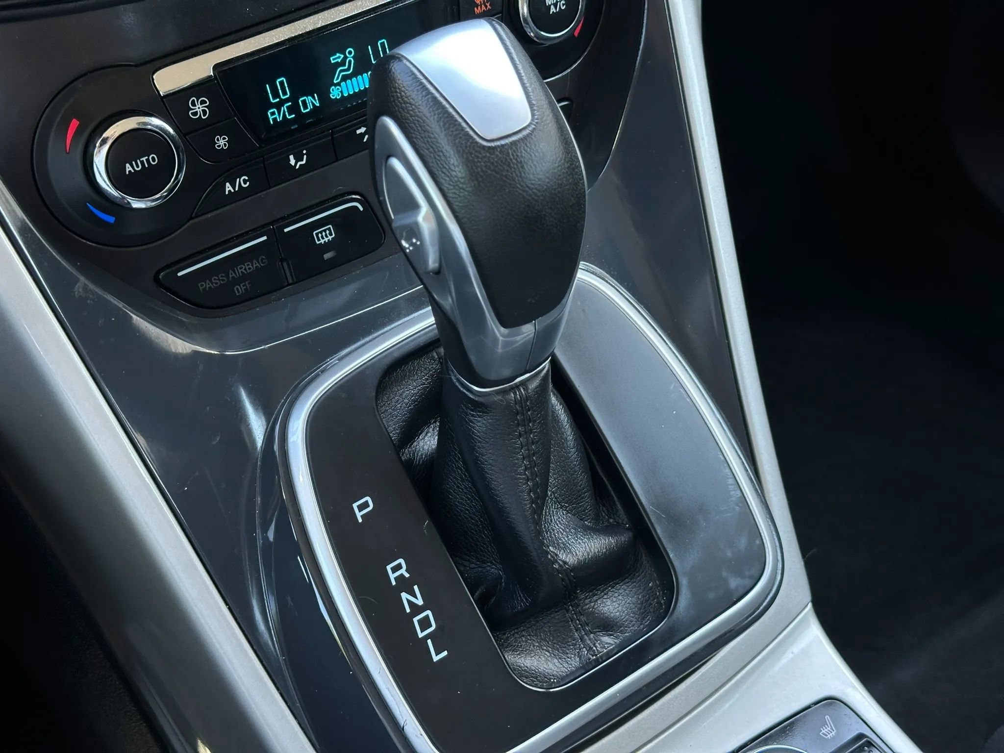 Used 2013 Ford C-MAX SEL FWD image 40