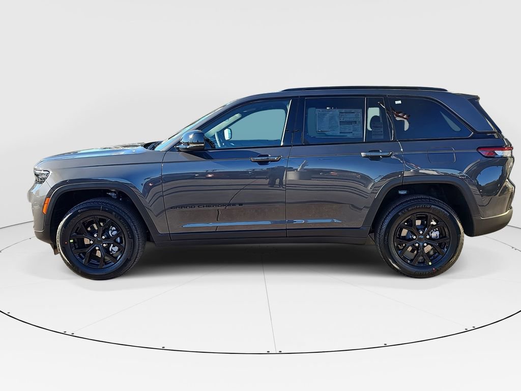 New 2025 Jeep Grand Cherokee Altitude image 6