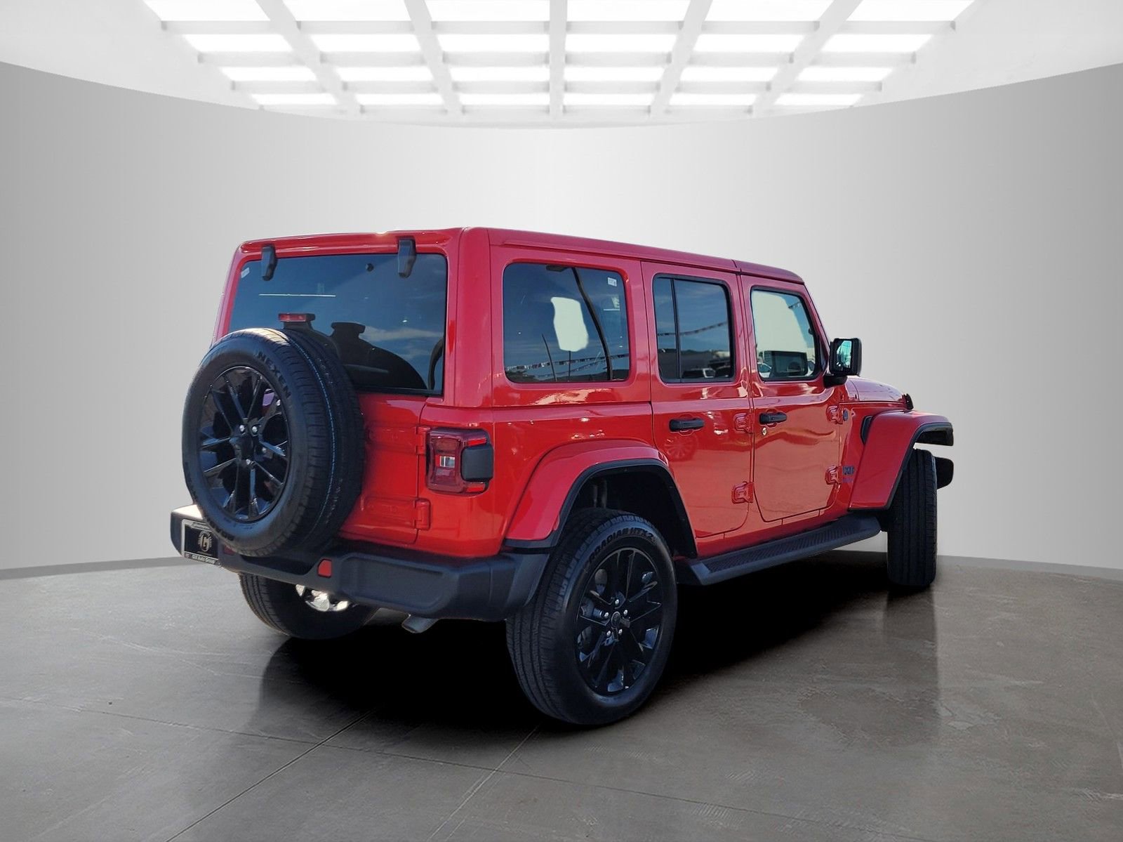 Used 2025 Jeep Wrangler Sahara 4xe image 4