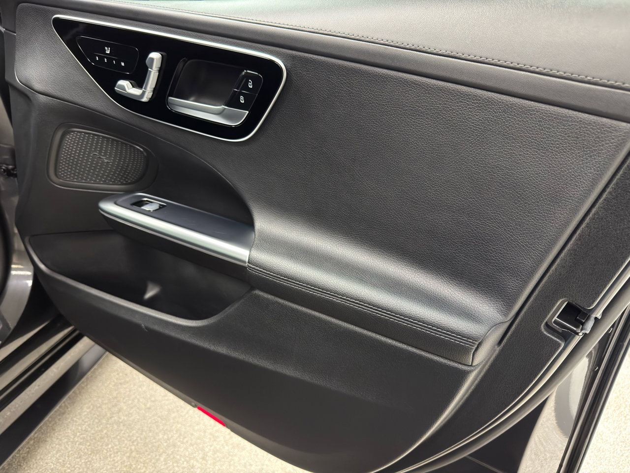 Used 2023 Mercedes-Benz C 300 4MATIC Sedan image 13