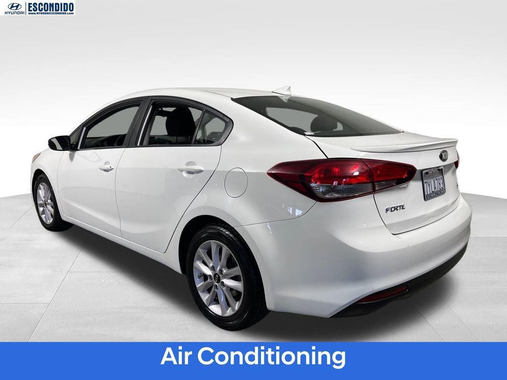Used 2017 Kia Forte S image 3