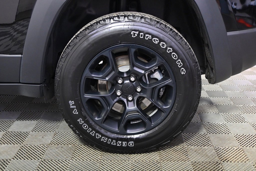 Used 2022 Jeep Cherokee Trailhawk w/ Sound & Nav Group image 19