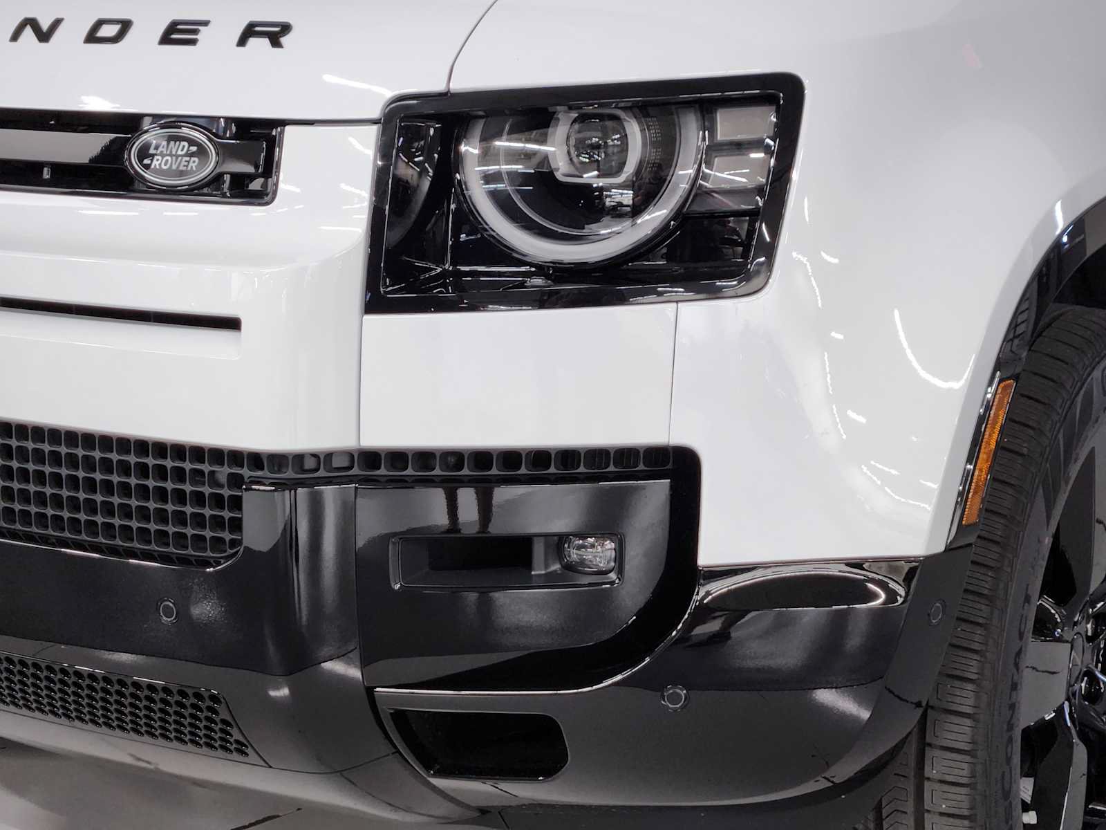New 2026 Land Rover Defender 110 V8 AWD/4WD image 22