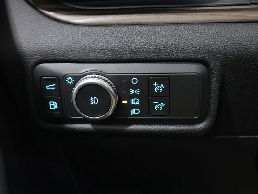 Used 2021 Ford Explorer Limited image 32