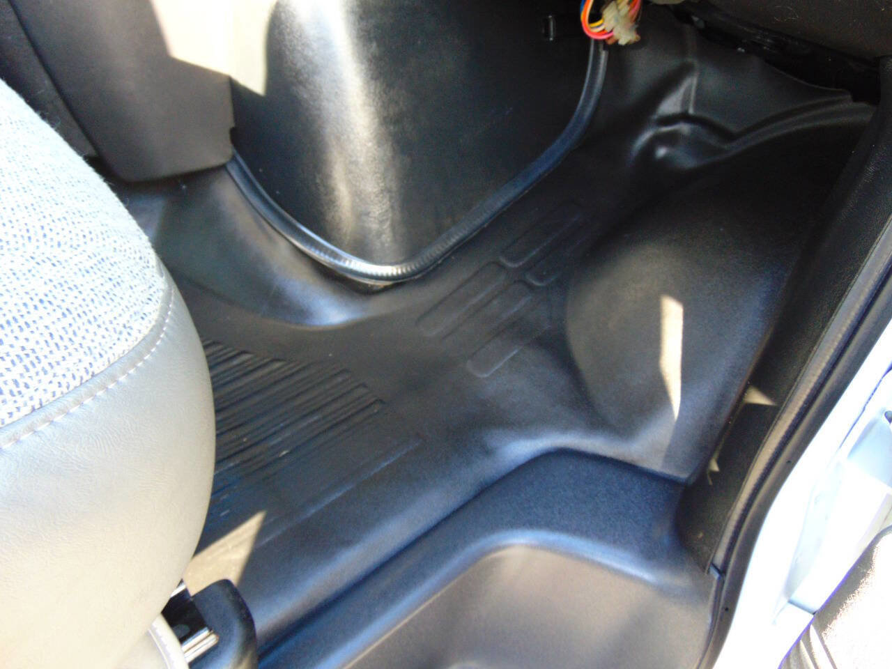 Used 2022 GMC Savana 3500 w/ Power Convenience Package RWD image 9