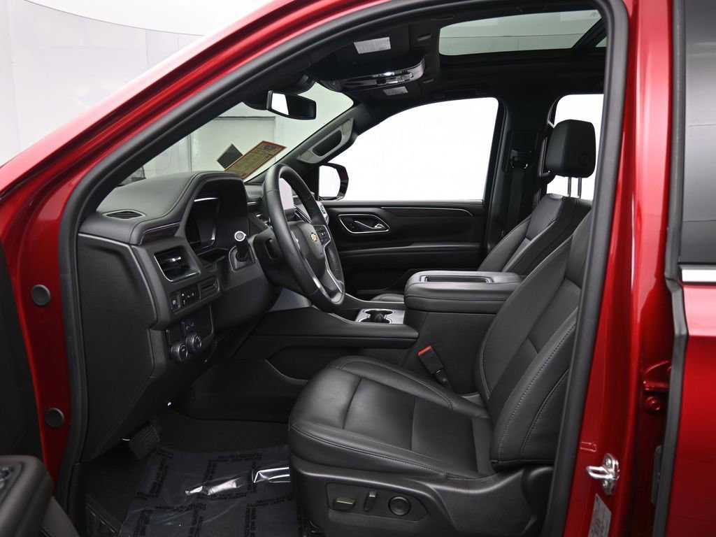 Used 2024 Chevrolet Suburban LT image 12