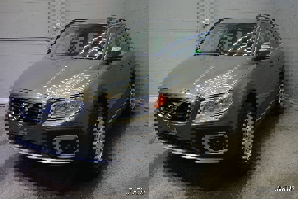 Used 2010 Volvo XC70 3.2 image 2