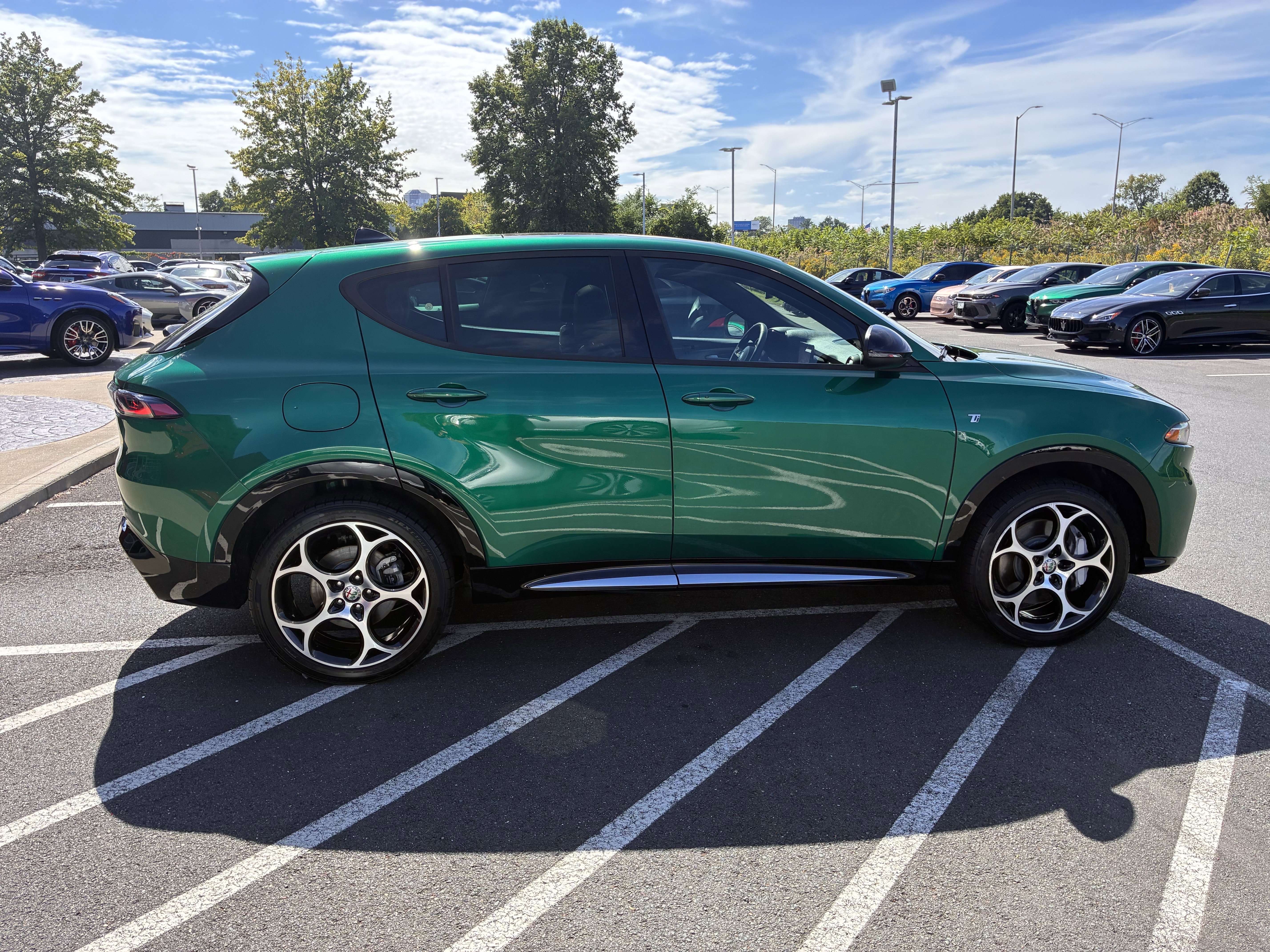 Certified 2024 Alfa Romeo Tonale Ti w/ Premium Interior Package image 6