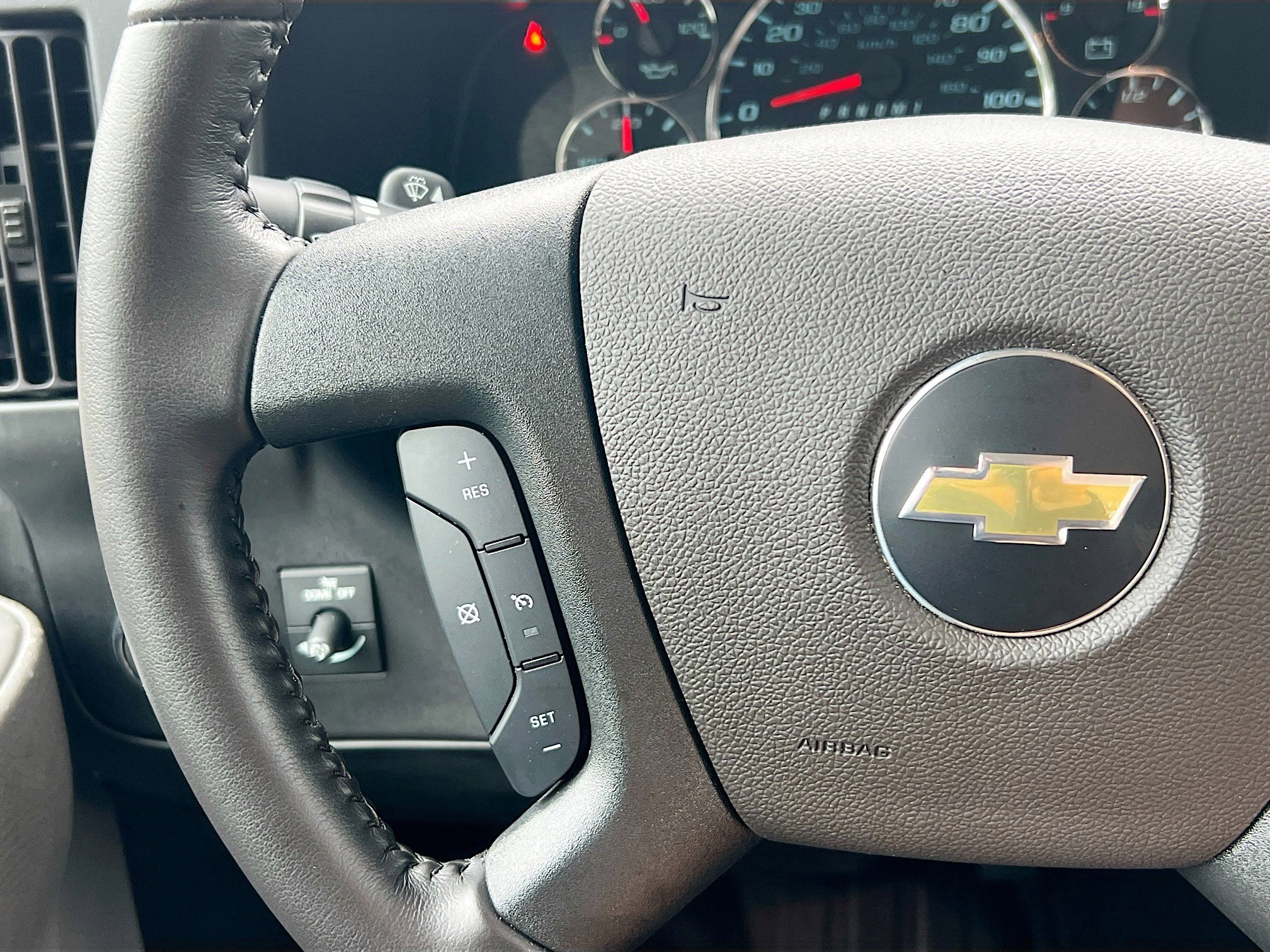 Used 2022 Chevrolet Express 3500 w/ Power Convenience Package image 17