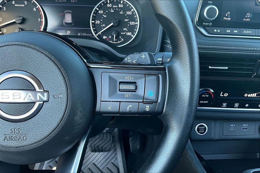 Used 2022 Nissan Rogue SV FWD image 12