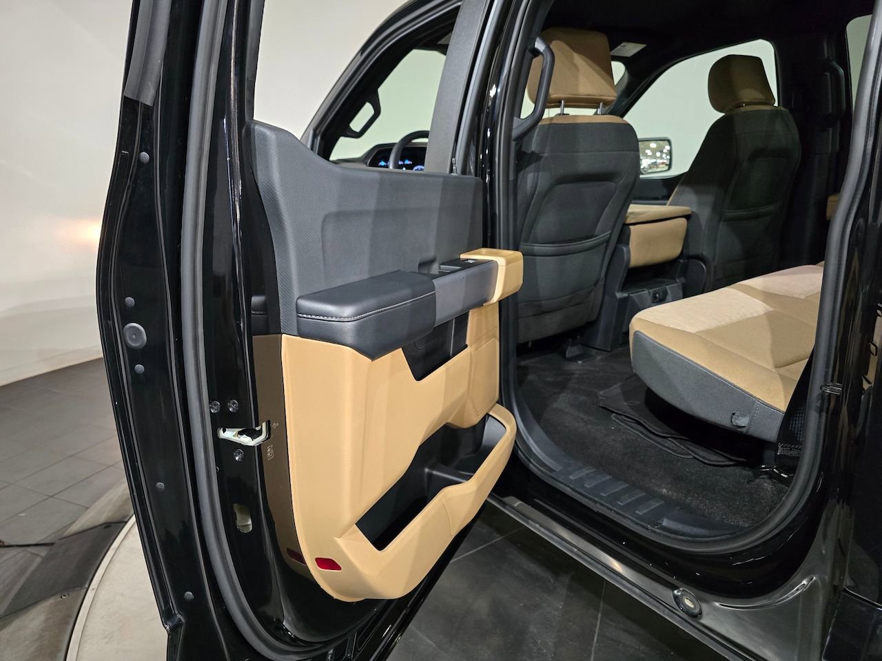 Used 2023 Ford F150 XLT image 27